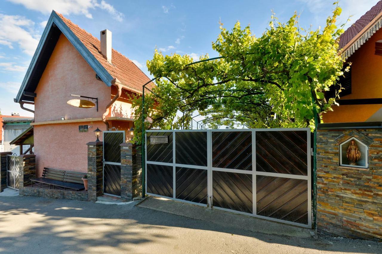 Juras Country House, Bazen, Sauna ,Hot Tube,Vrt Sveti Ivan Zelina Exterior foto